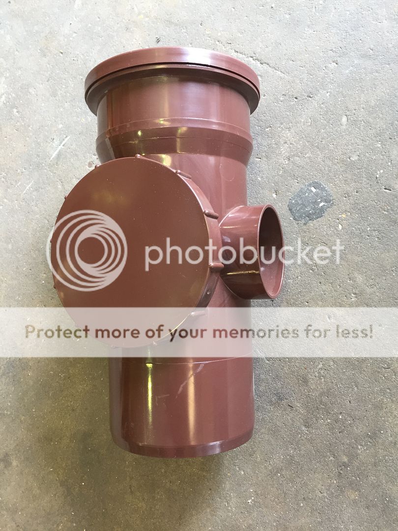 Brown Brett Martin 110mm Push-Fit Soil Pipe Clip